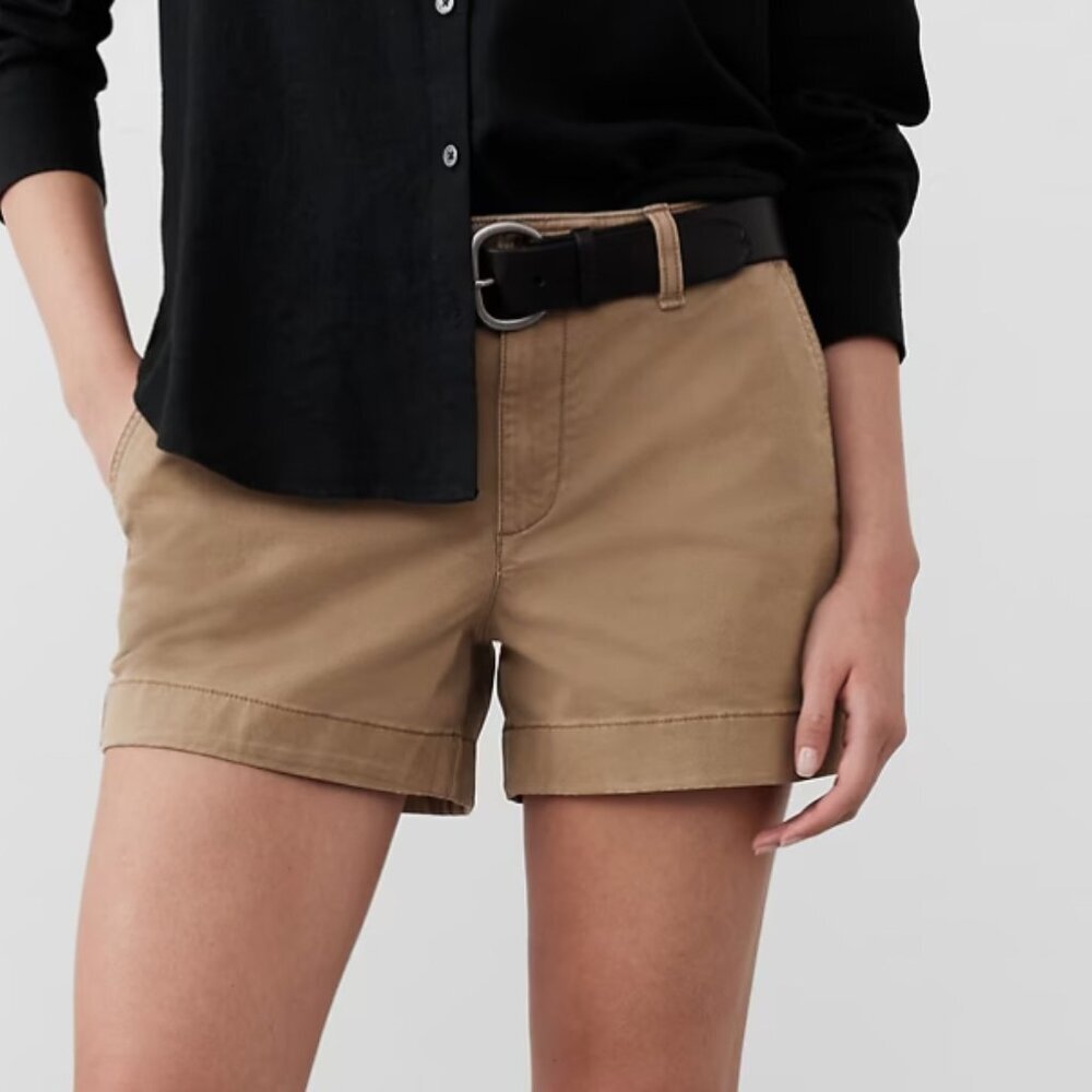 Banana Republic Mid Rise Chino Short